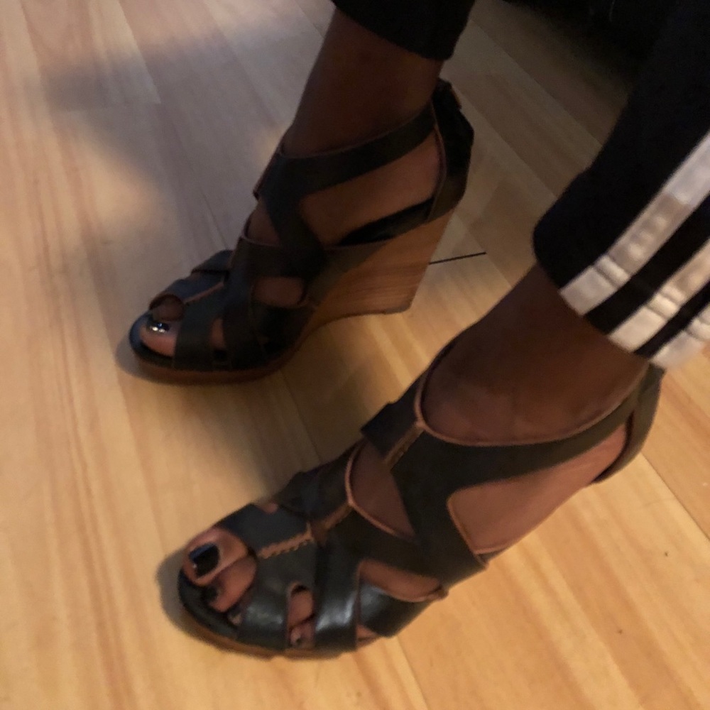 Wedge heels